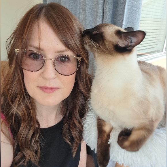 Meet your Posher, Michelle - Picture 3 of 3